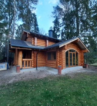 Эффектный фасад загородного дома